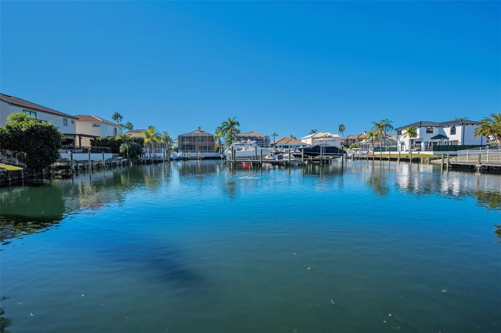 Image 45 of 75 For 10622 Cape Hatteras Drive