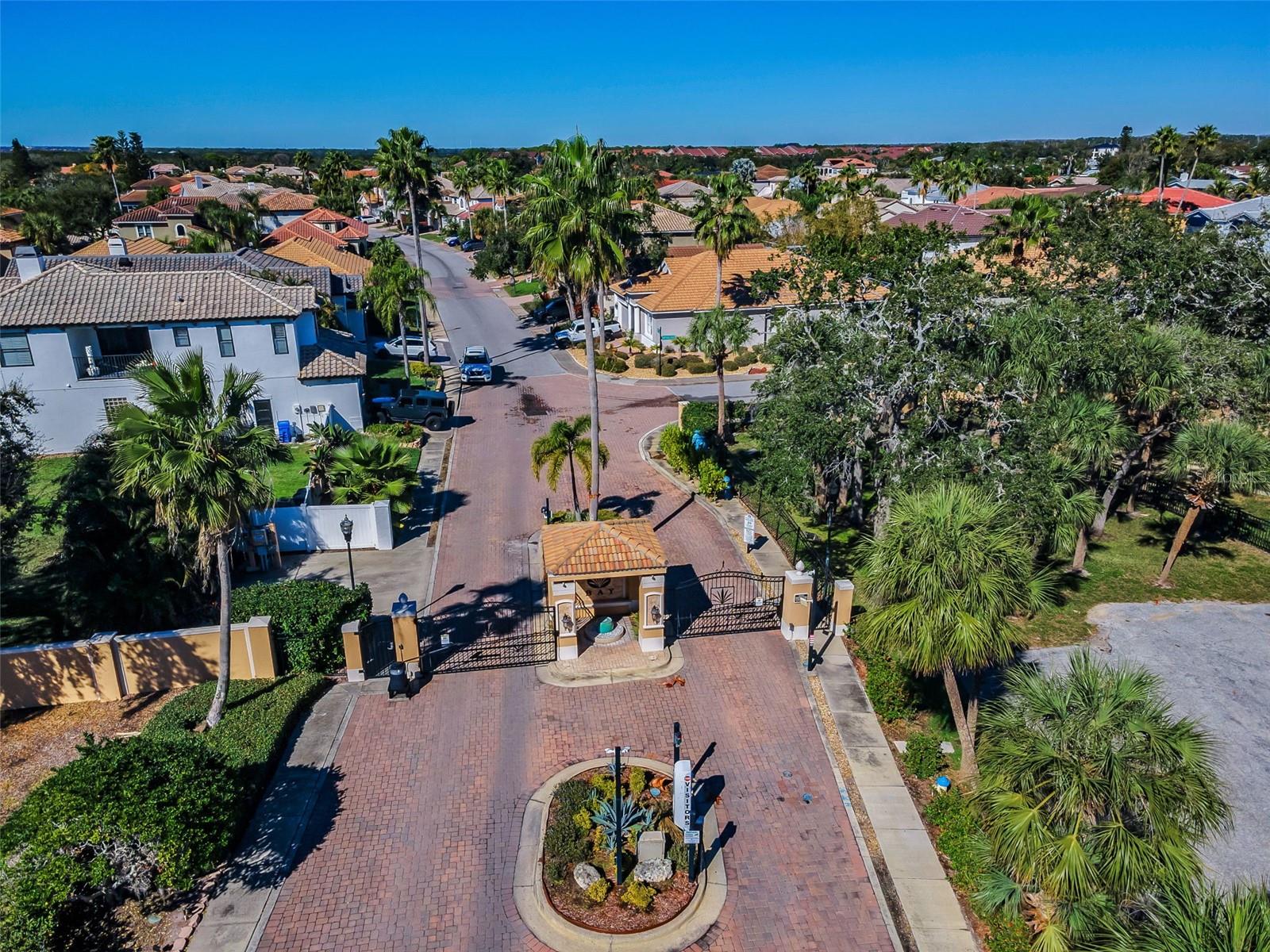 Image 52 of 75 For 10622 Cape Hatteras Drive