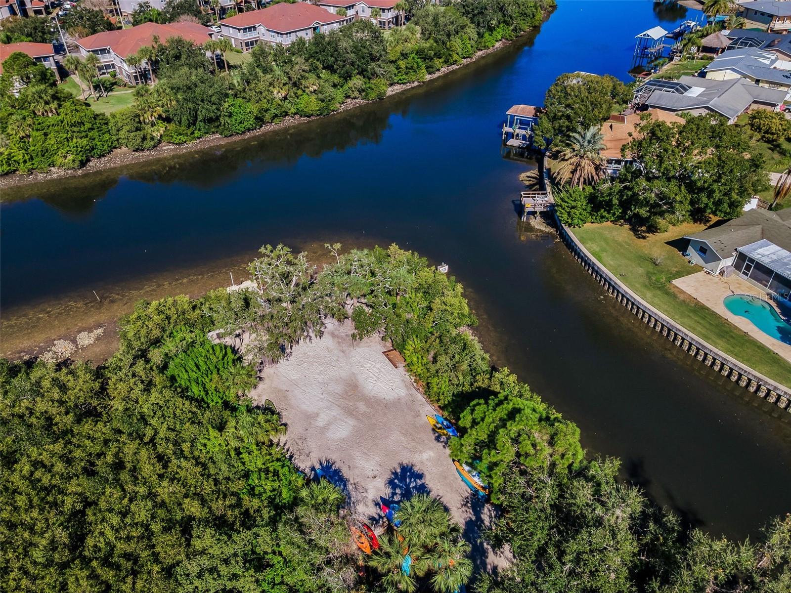 Image 55 of 75 For 10622 Cape Hatteras Drive