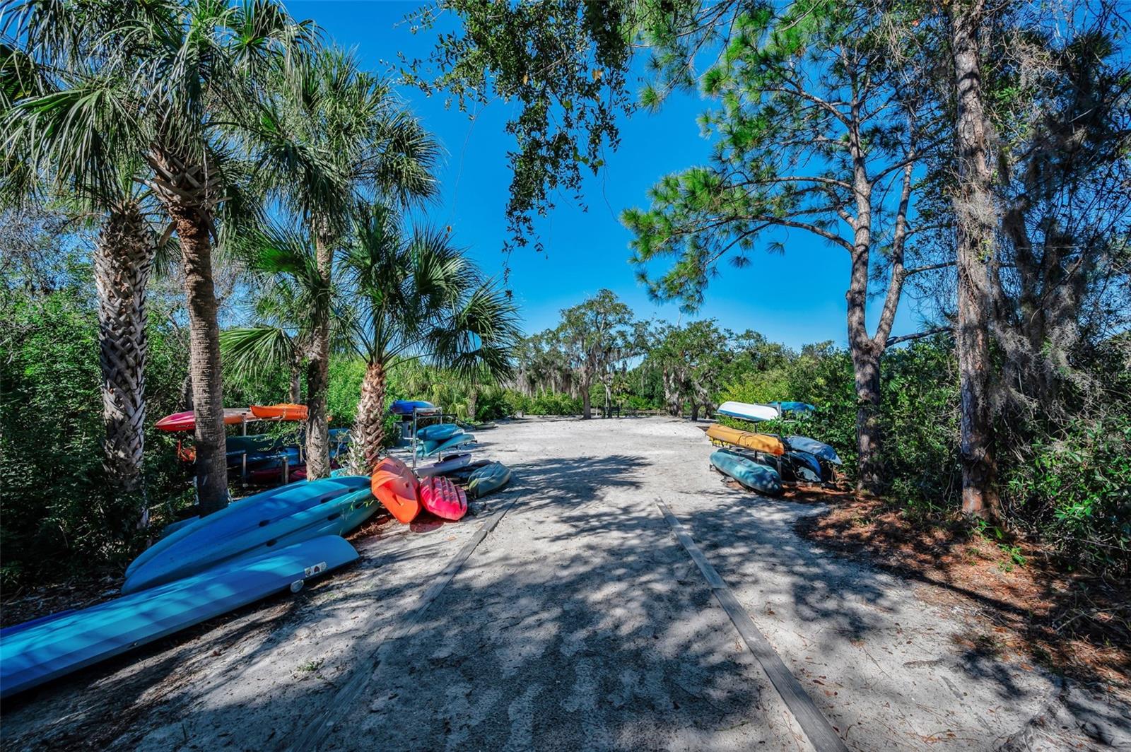 Image 56 of 75 For 10622 Cape Hatteras Drive
