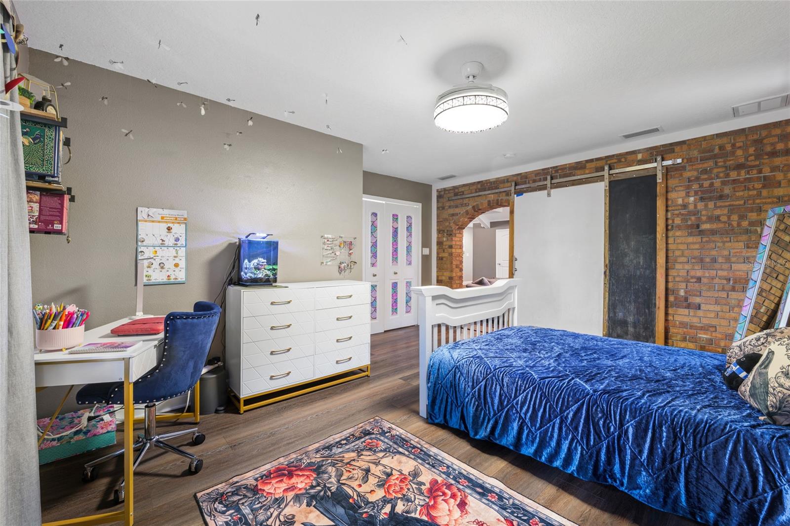 Image 17 of 81 For 602 Druid Way