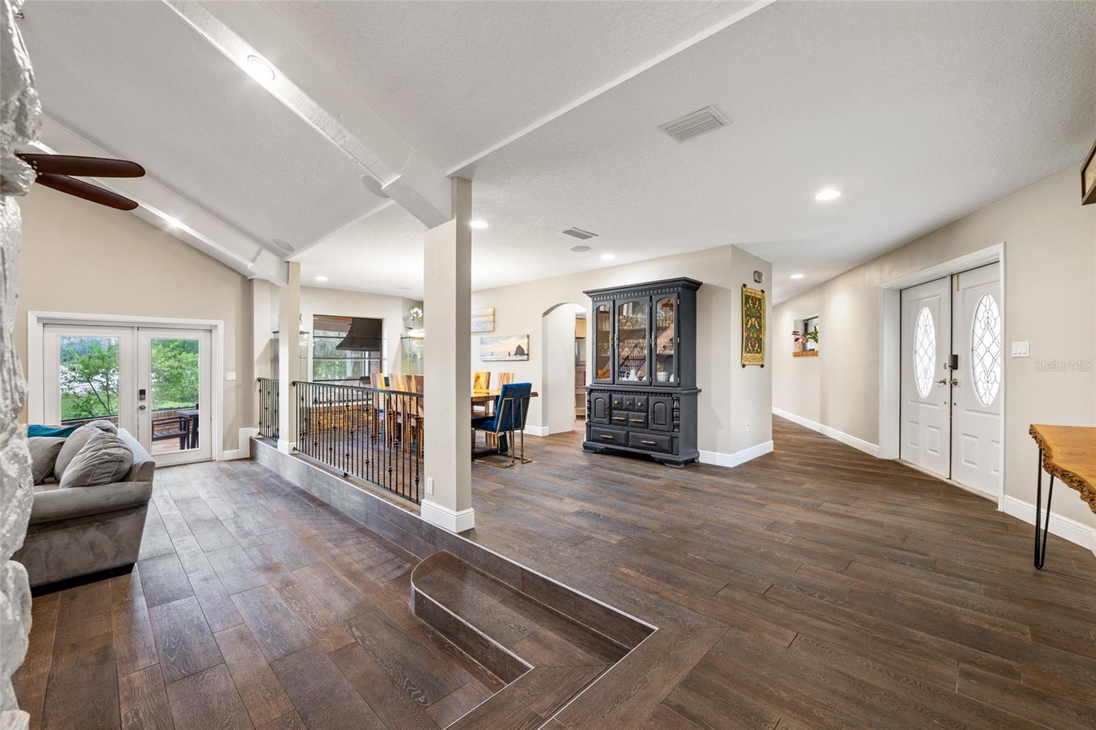 Image 4 of 81 For 602 Druid Way