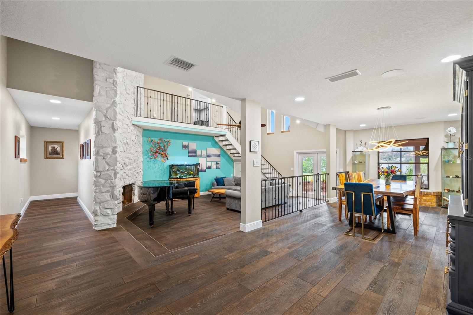 Image 5 of 81 For 602 Druid Way