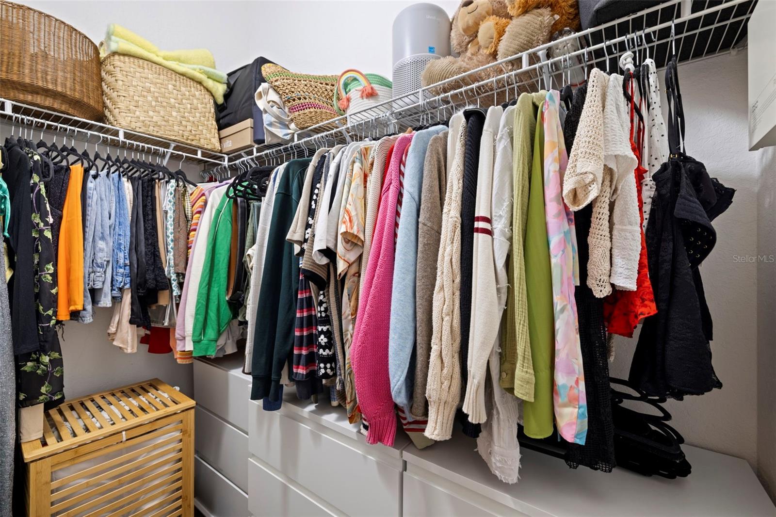 Image 15 of 24 For 2410 Azeele Street 214