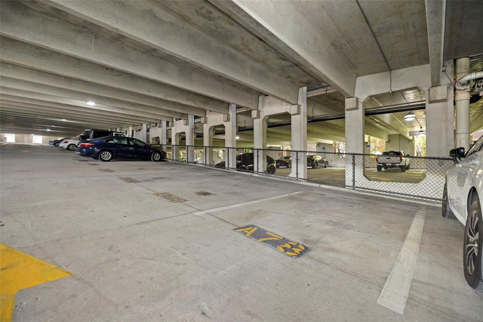 Image 2 of 24 For 2410 Azeele Street 214