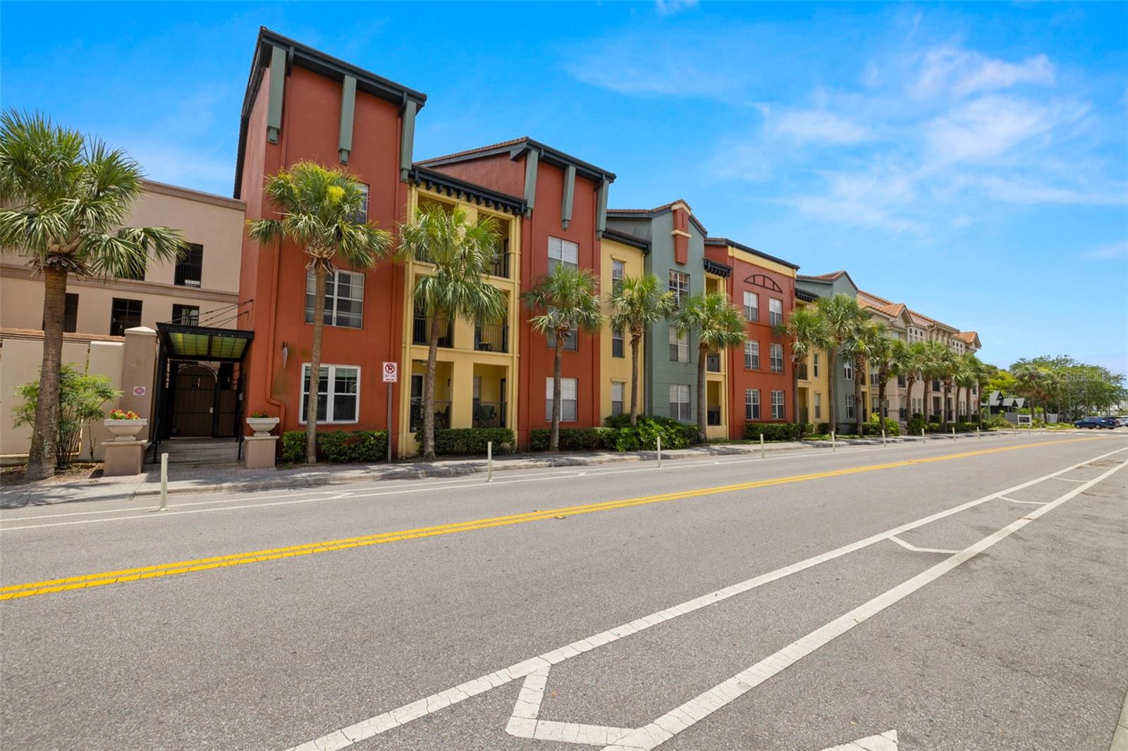 Image 23 of 24 For 2410 Azeele Street 214