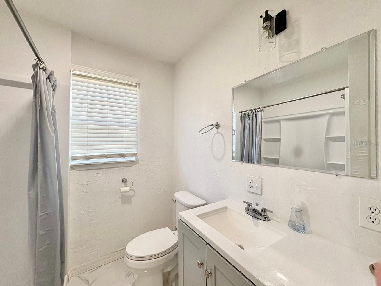 Image 12 of 18 For 524 Lime Street