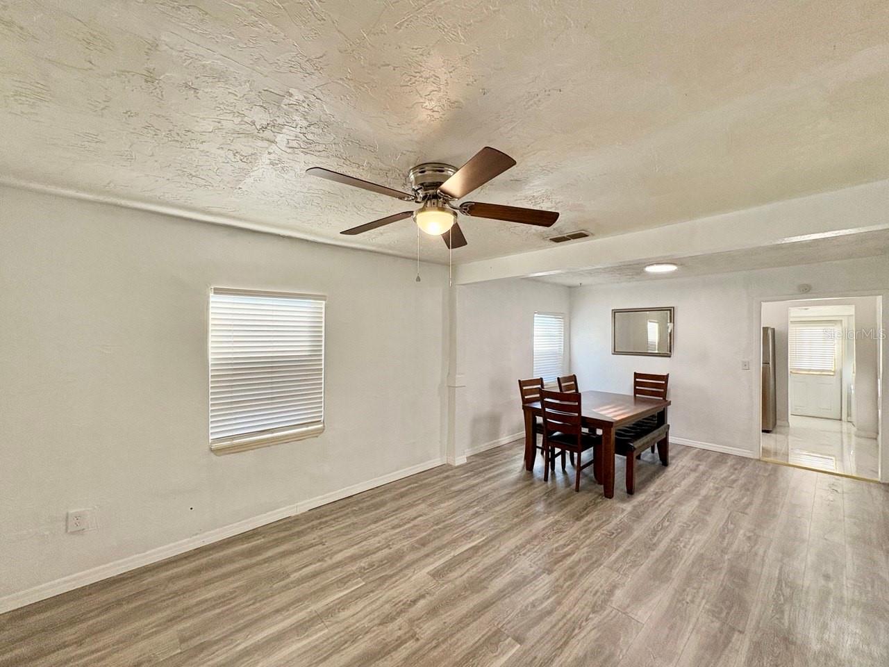 Image 7 of 18 For 524 Lime Street