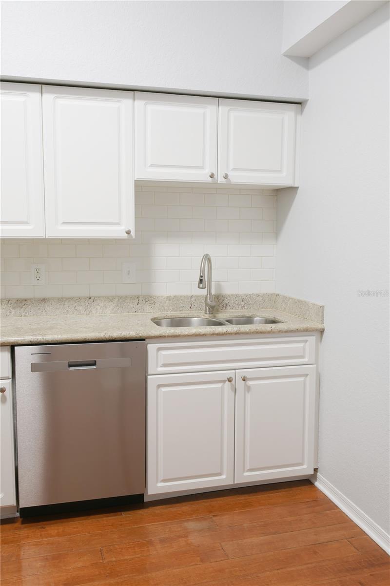 Image 12 of 49 For 501 Moody Avenue 1119a