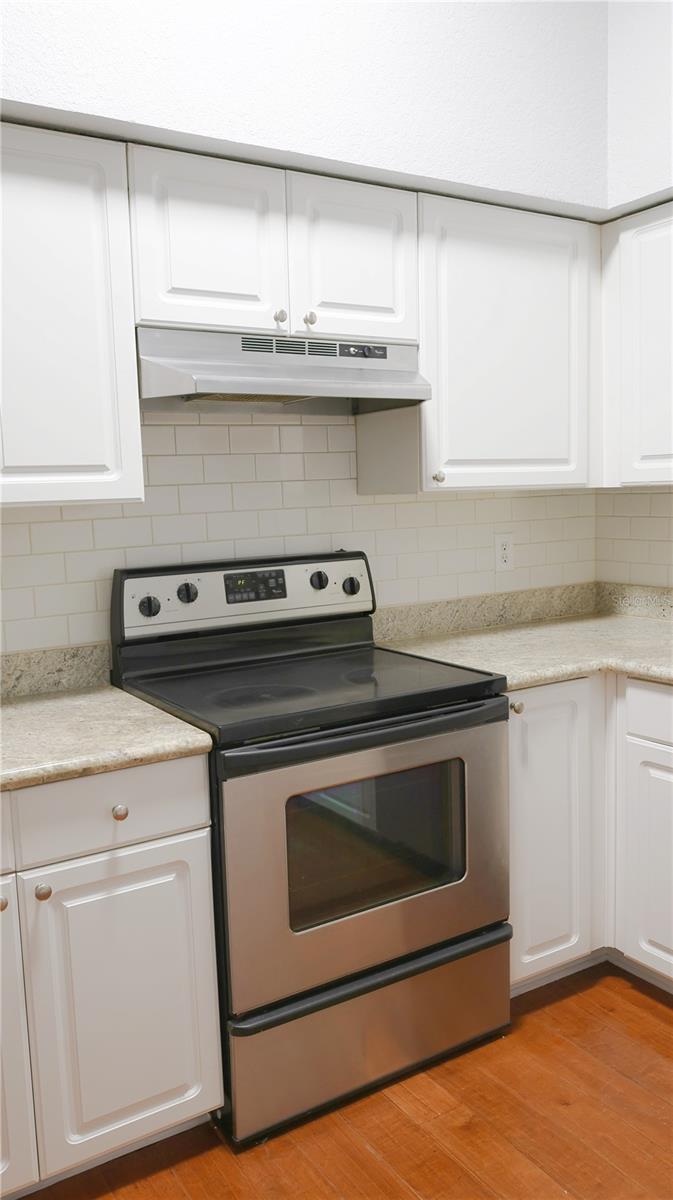 Image 13 of 49 For 501 Moody Avenue 1119a