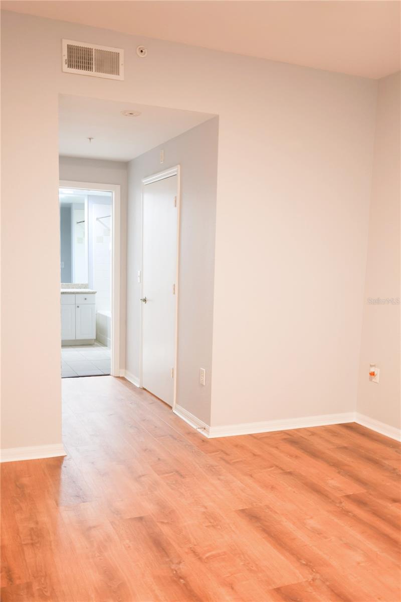 Image 27 of 49 For 501 Moody Avenue 1119a