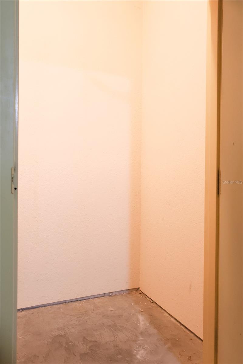 Image 39 of 49 For 501 Moody Avenue 1119a