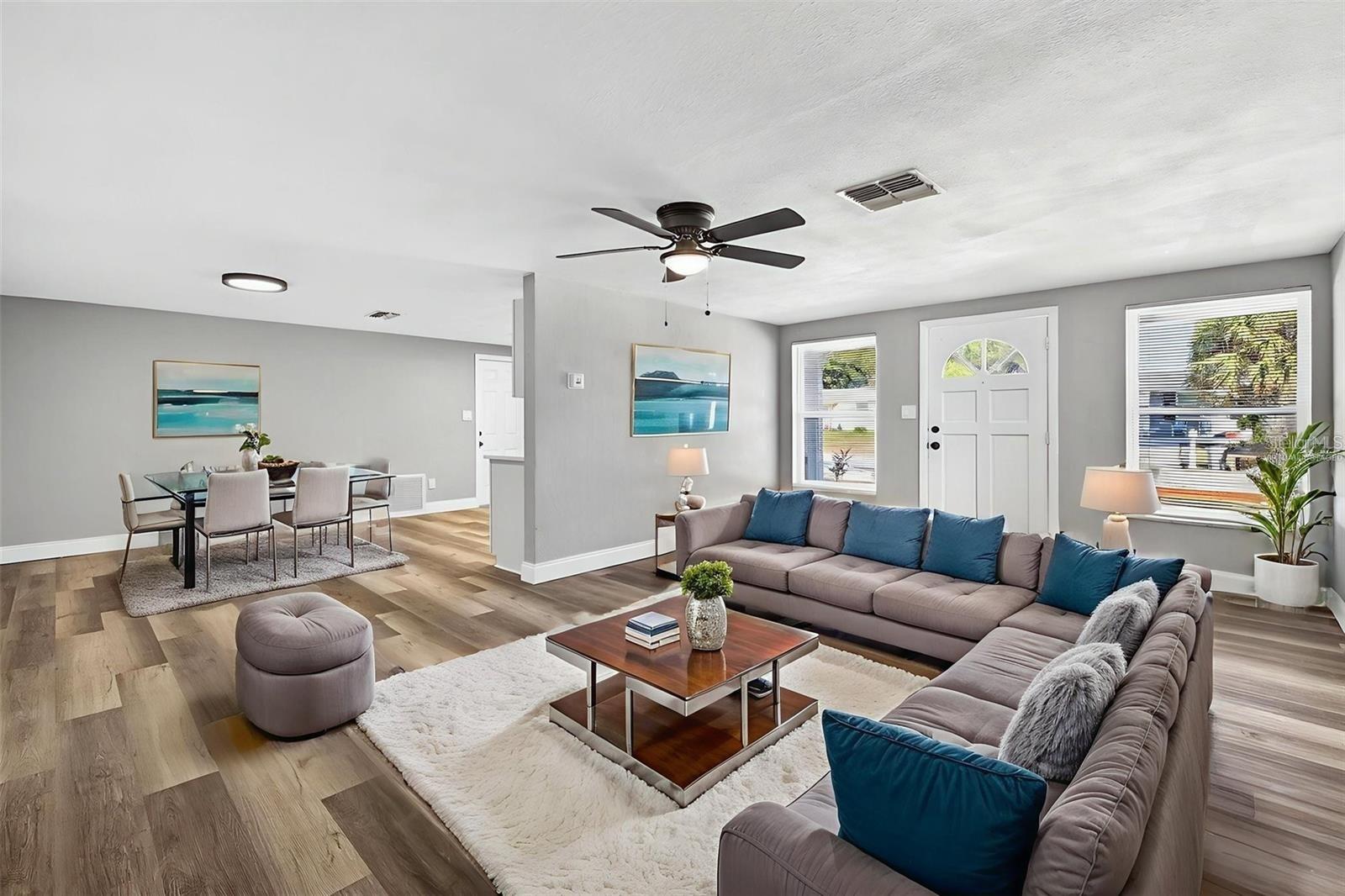 Image 4 of 12 For 10933 Premier Avenue