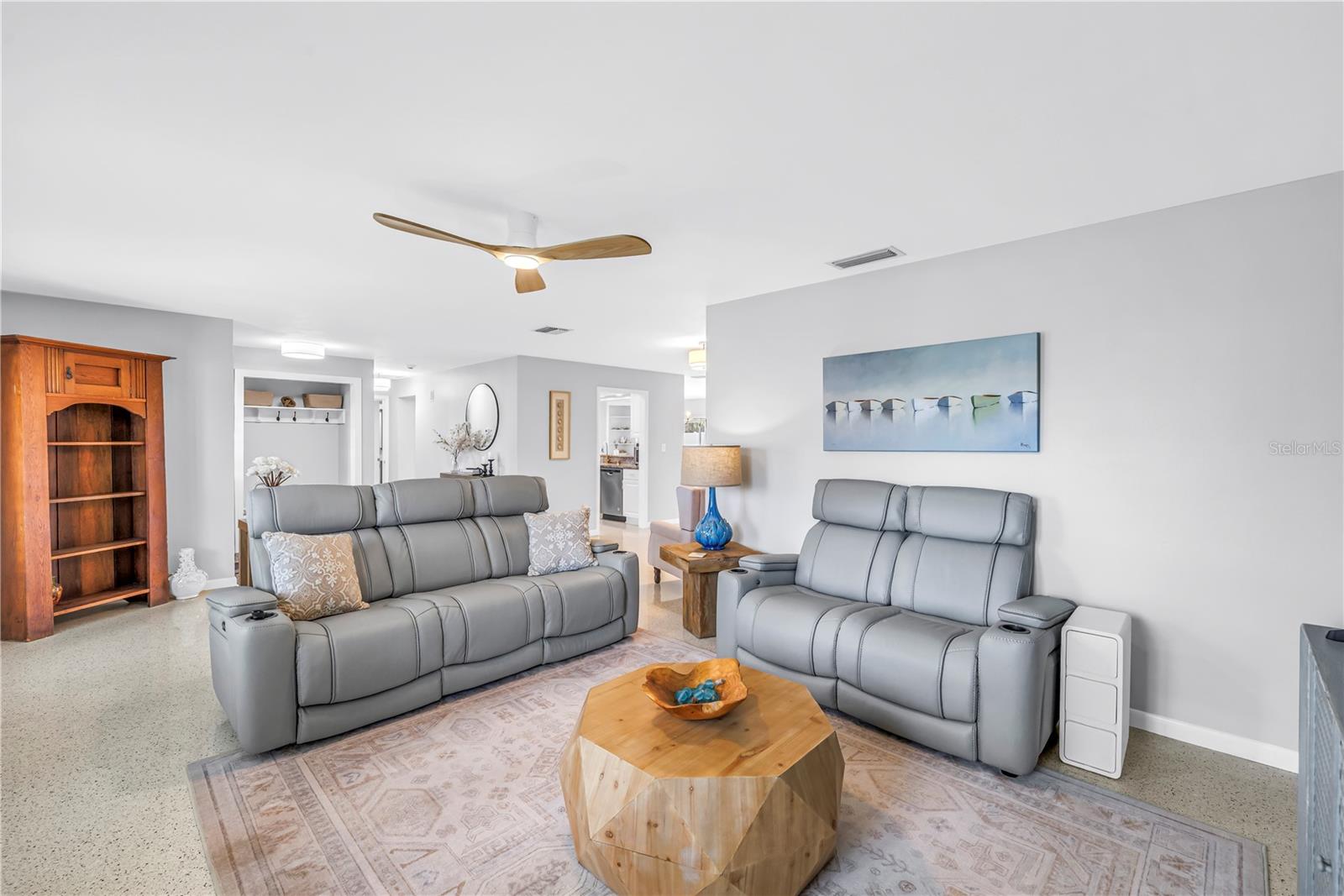 Image 12 of 95 For 14546 Anchorage Circle