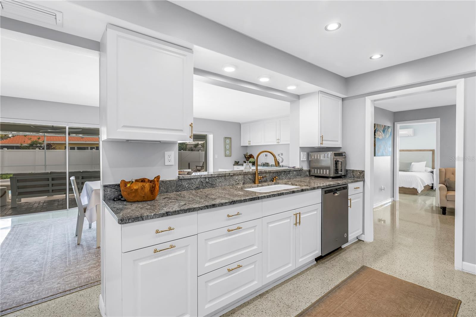 Image 31 of 95 For 14546 Anchorage Circle