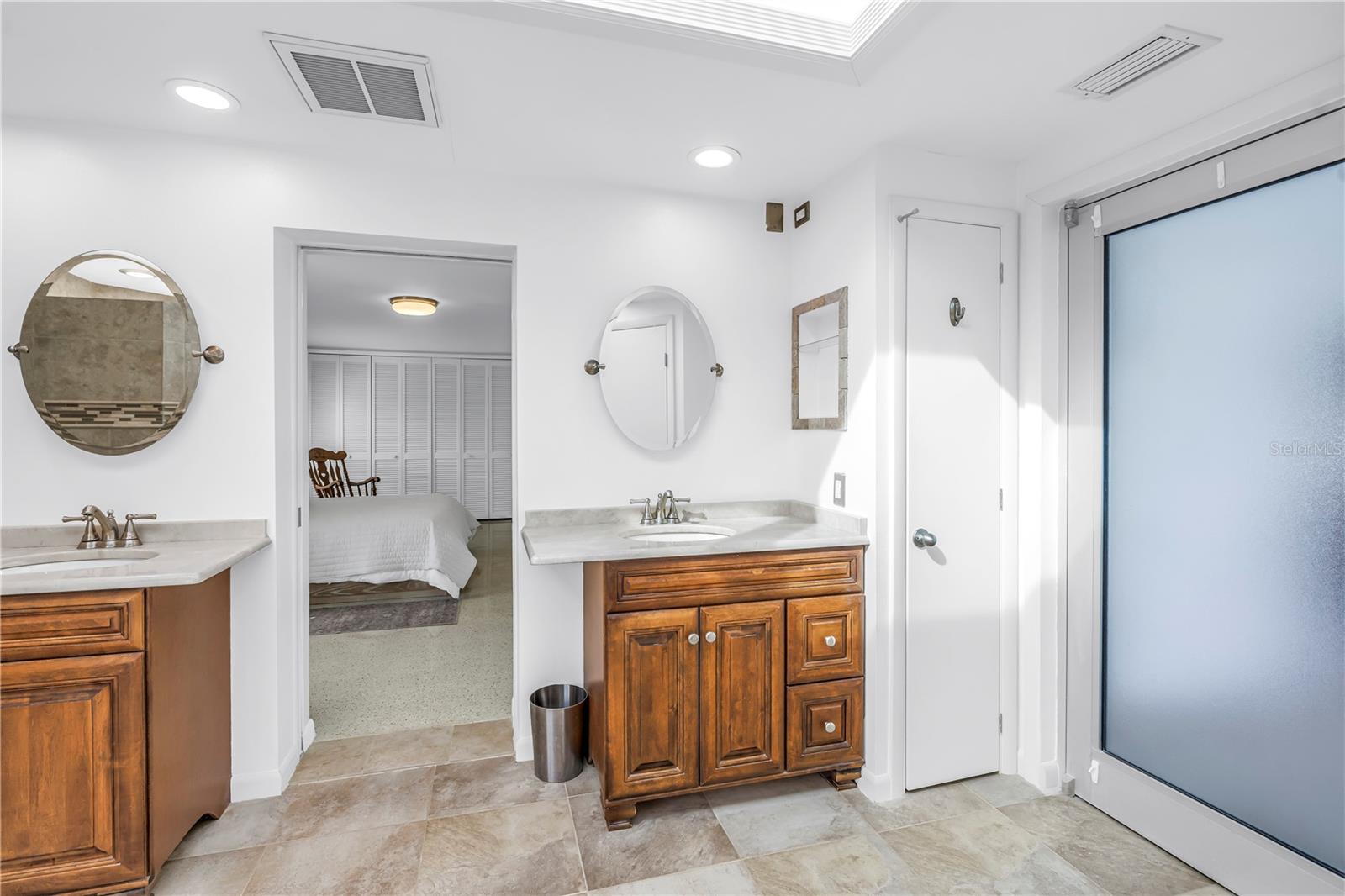 Image 37 of 95 For 14546 Anchorage Circle