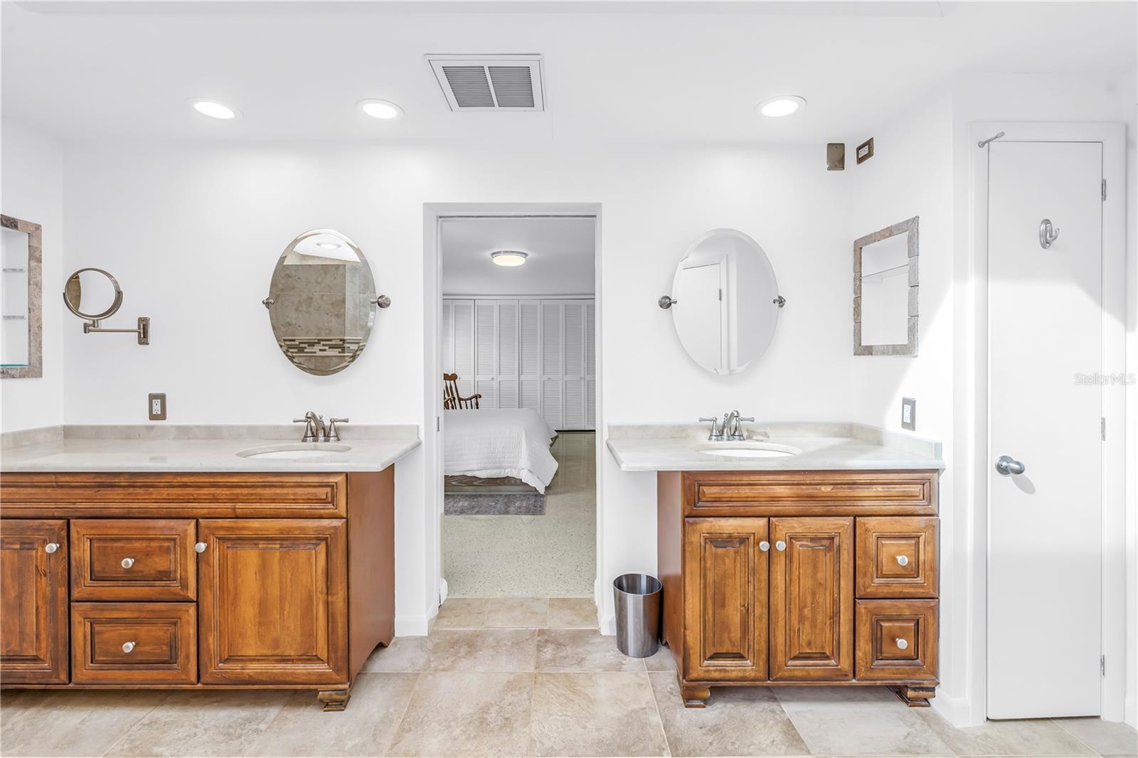 Image 38 of 95 For 14546 Anchorage Circle