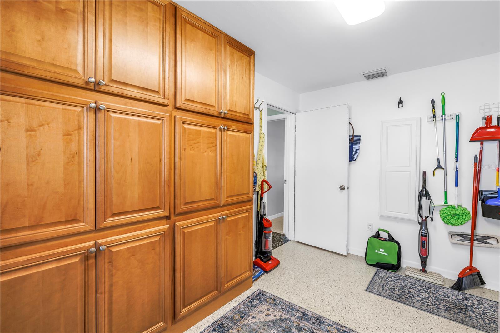 Image 42 of 95 For 14546 Anchorage Circle