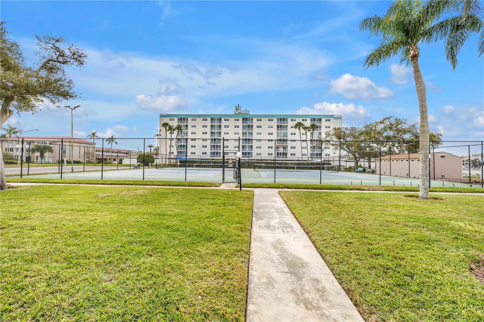 Image 63 of 95 For 14546 Anchorage Circle