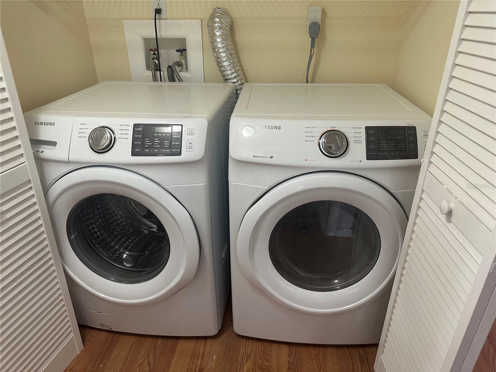 Image 17 of 19 For 2971 Estancia Boulevard 321