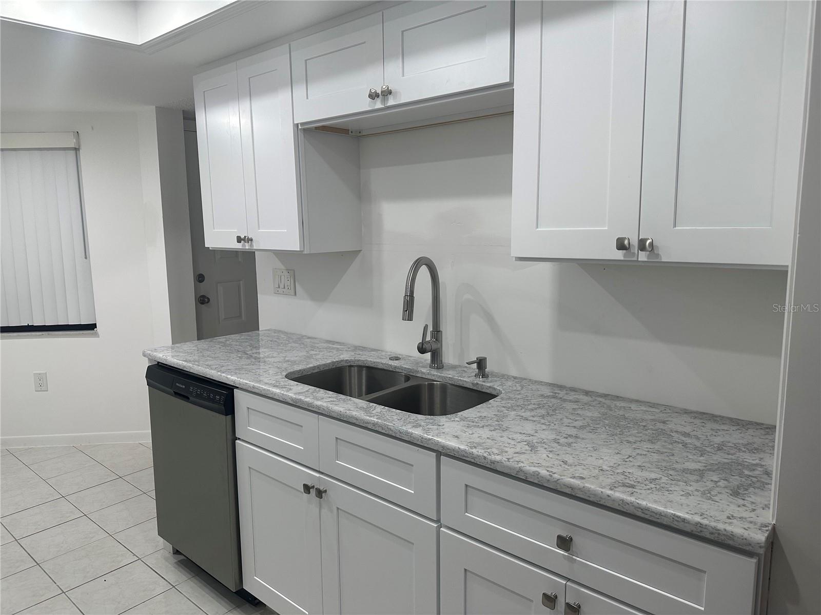 Image 5 of 19 For 2971 Estancia Boulevard 321