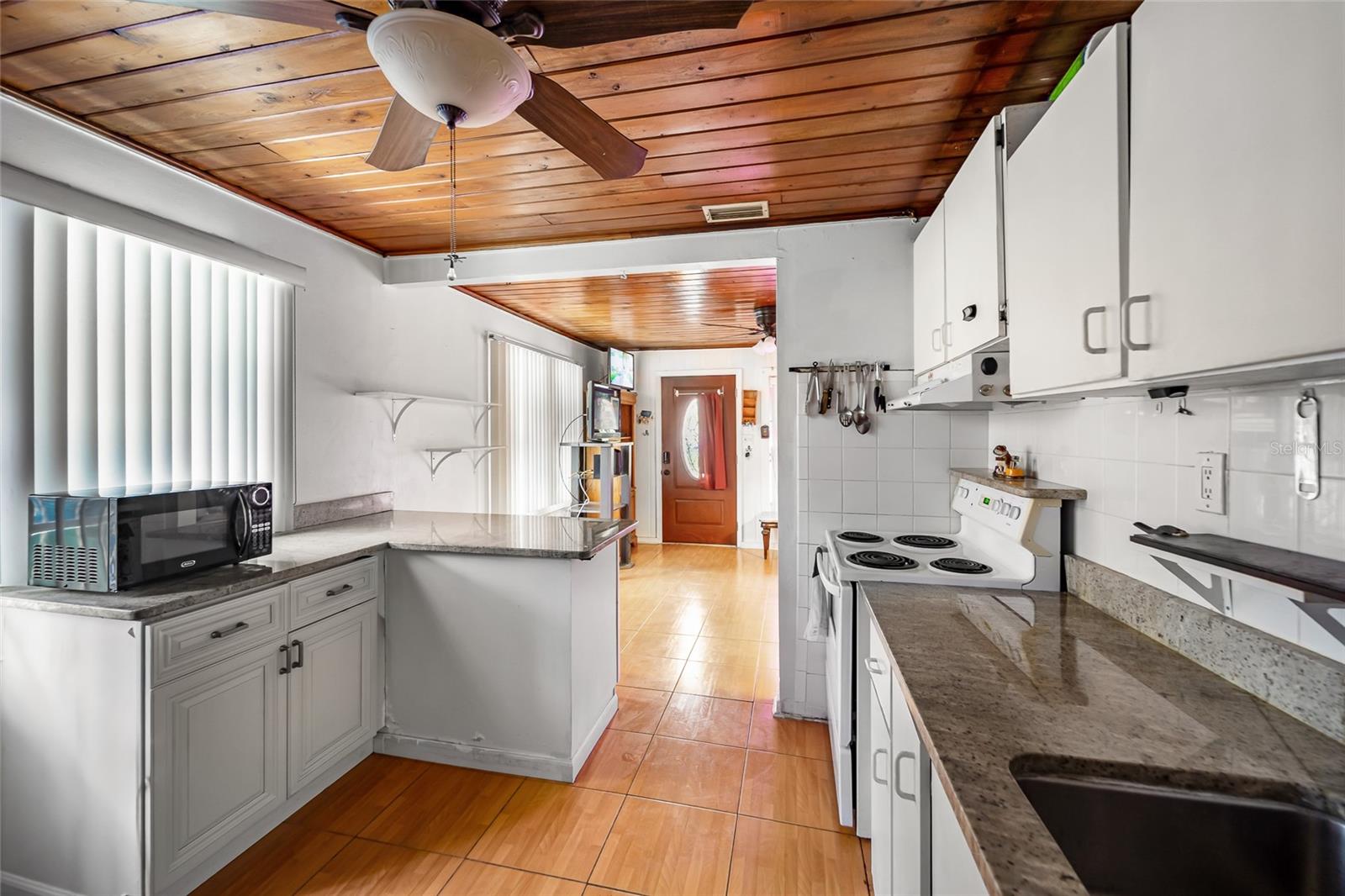 Image 11 of 20 For 10001 Arden Avenue