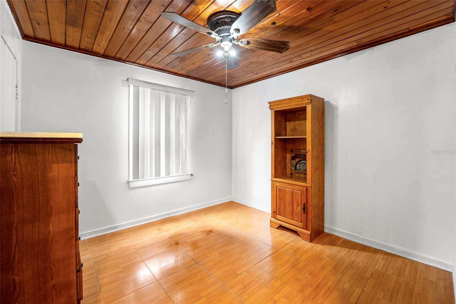 Image 13 of 20 For 10001 Arden Avenue