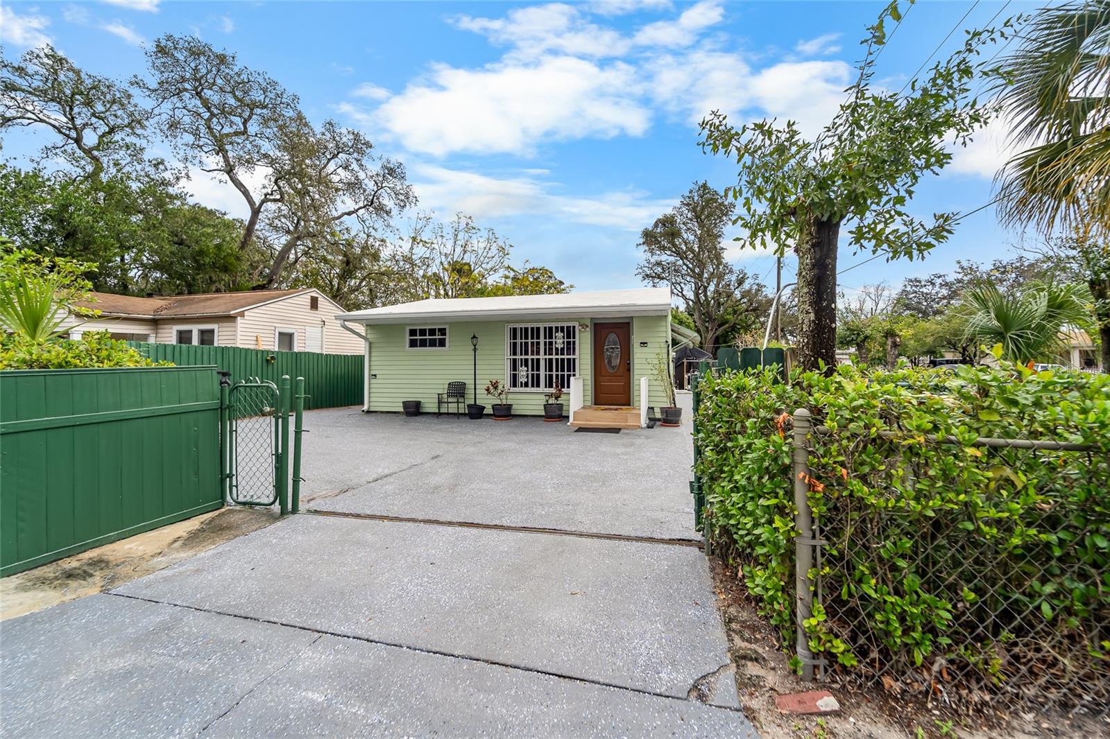 Image 4 of 20 For 10001 Arden Avenue