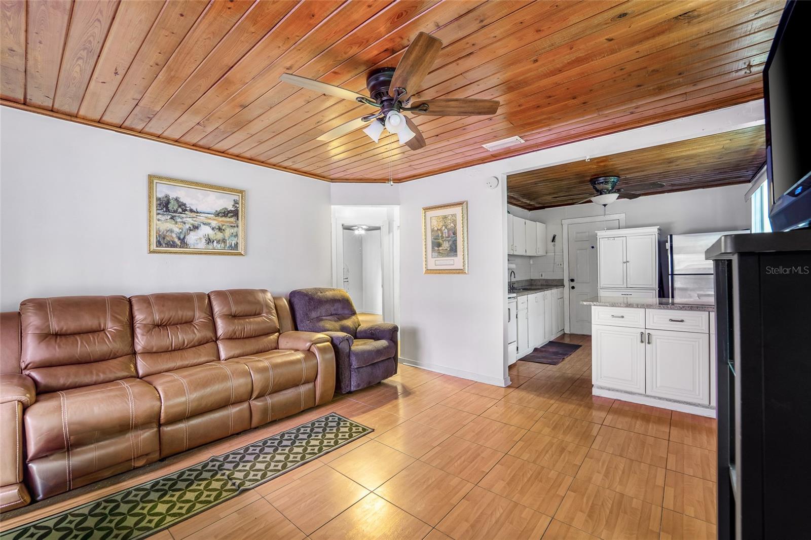 Image 7 of 20 For 10001 Arden Avenue