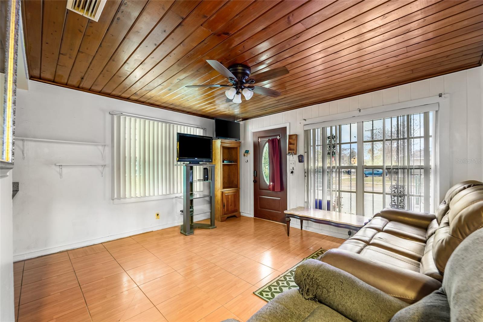 Image 8 of 20 For 10001 Arden Avenue