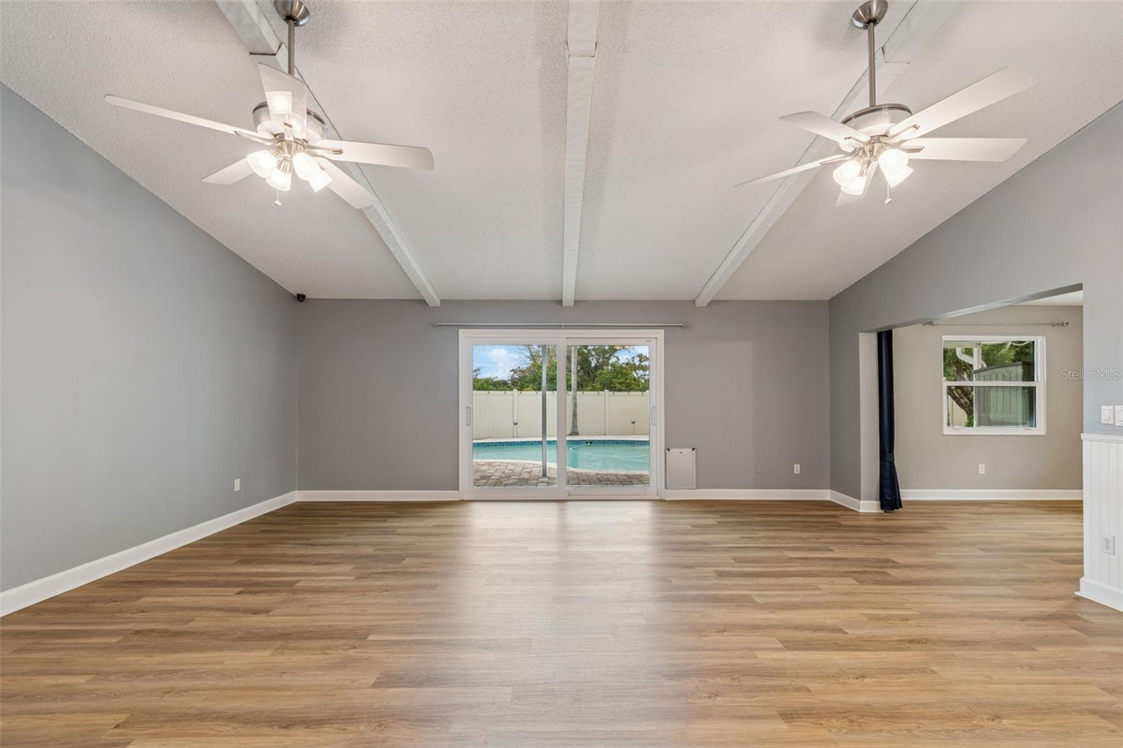 Image 10 of 42 For 3311 Hunt Club Drive