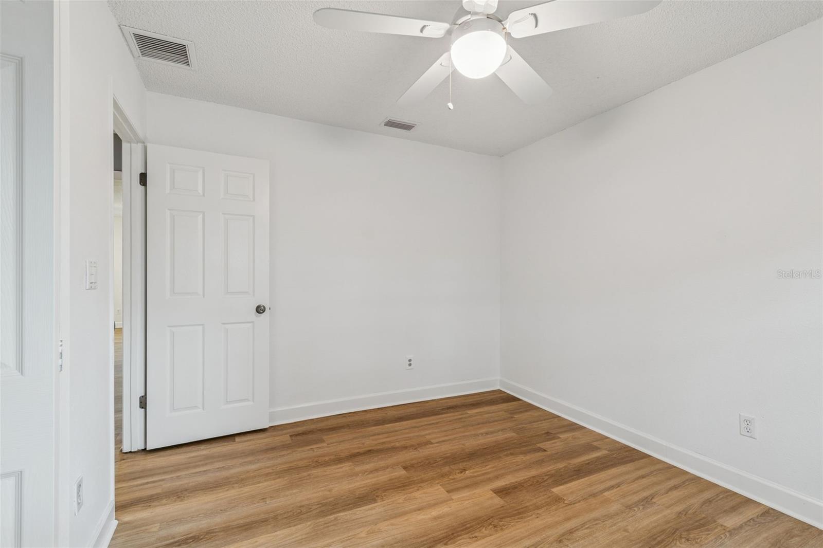 Image 33 of 42 For 3311 Hunt Club Drive