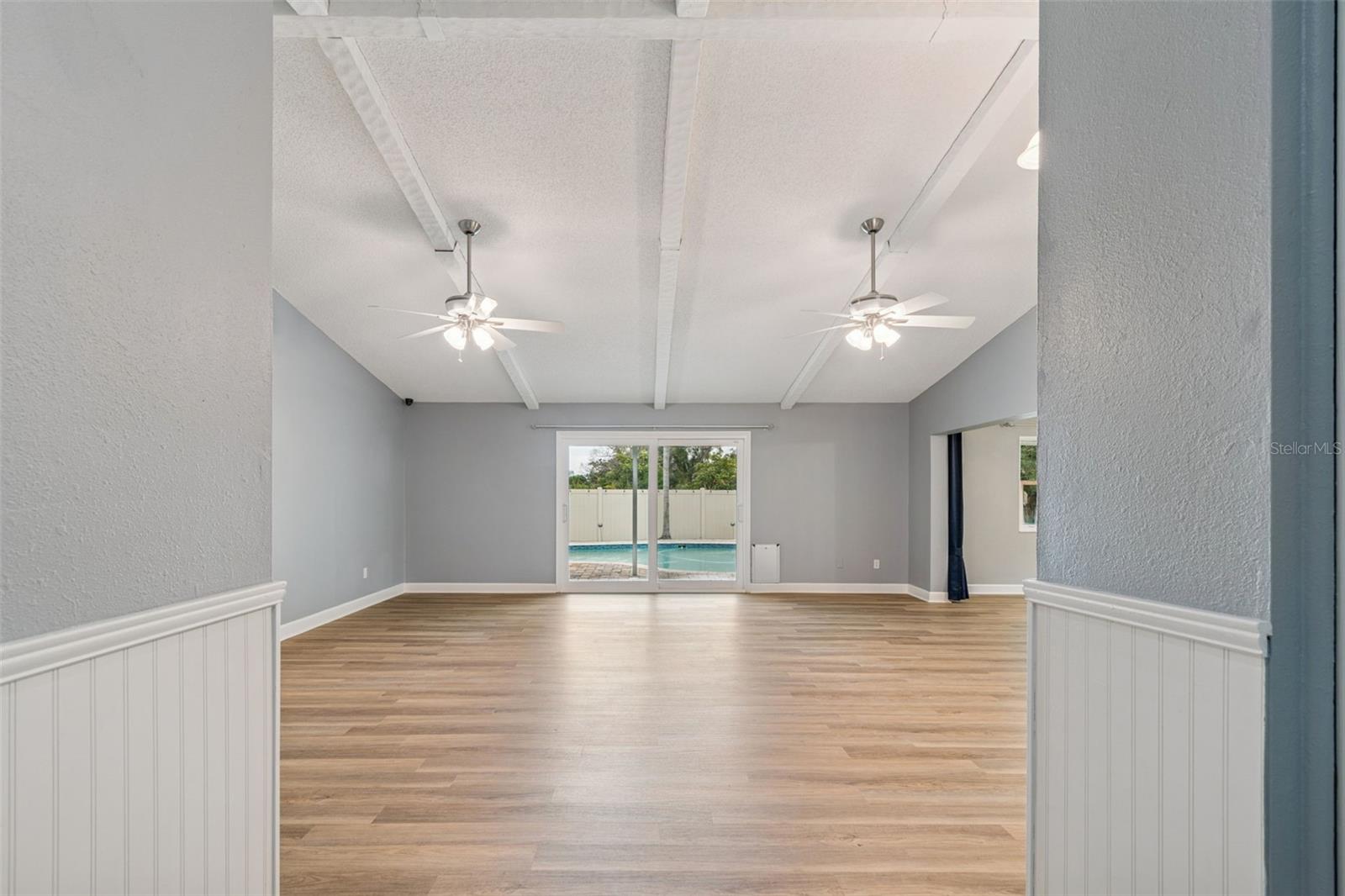 Image 4 of 42 For 3311 Hunt Club Drive