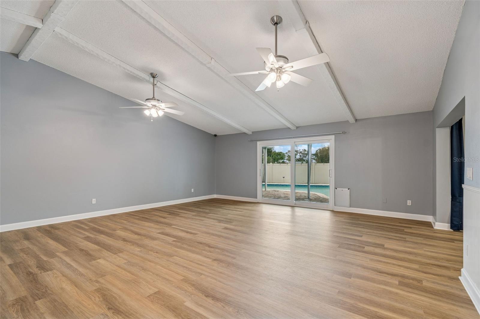 Image 5 of 42 For 3311 Hunt Club Drive