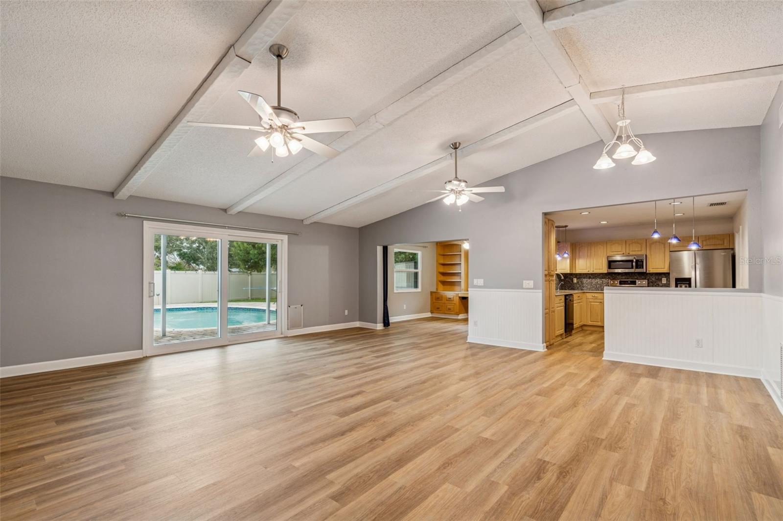 Image 7 of 42 For 3311 Hunt Club Drive