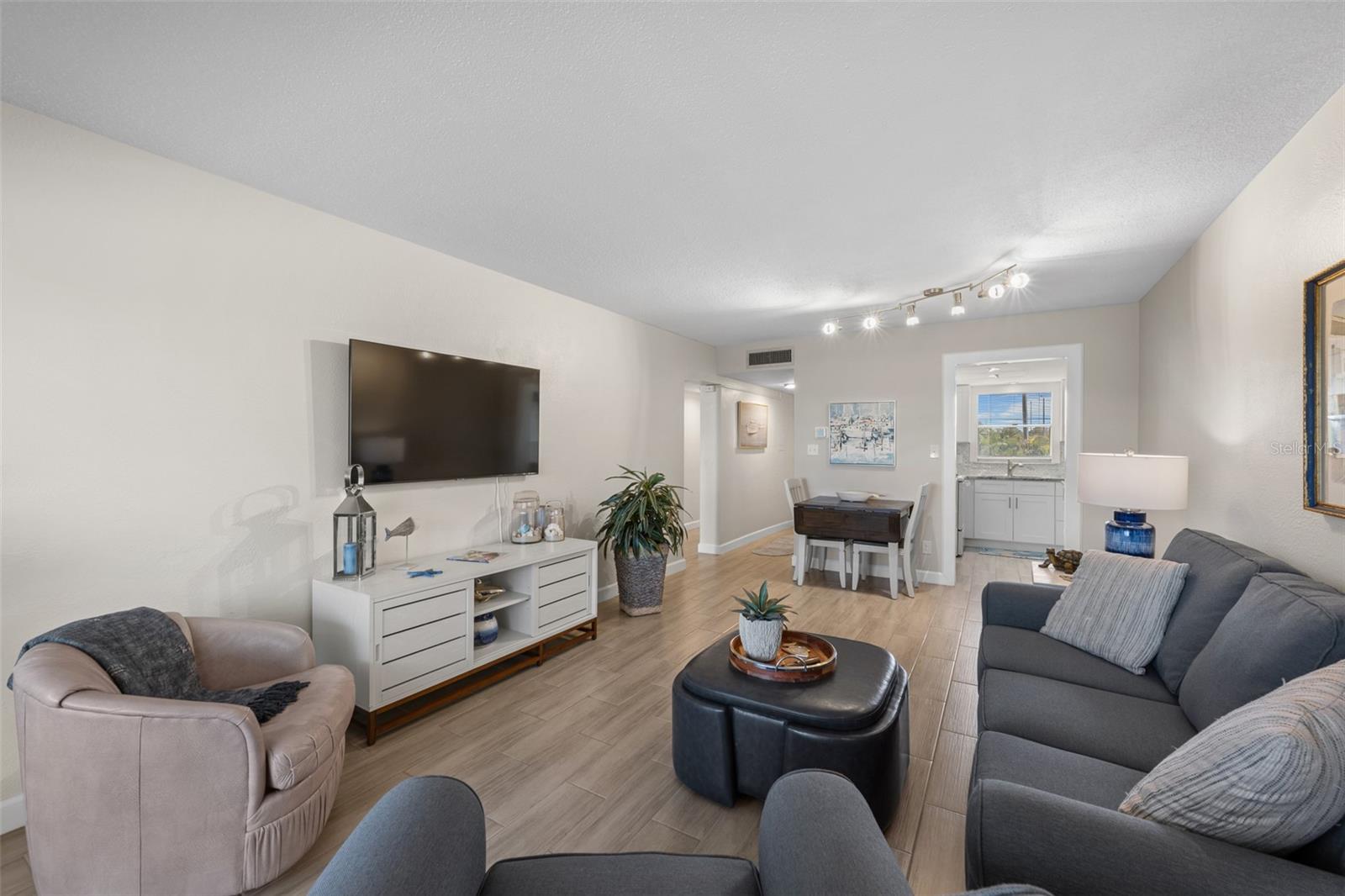 Image 11 of 37 For 4500 37th Street S 20