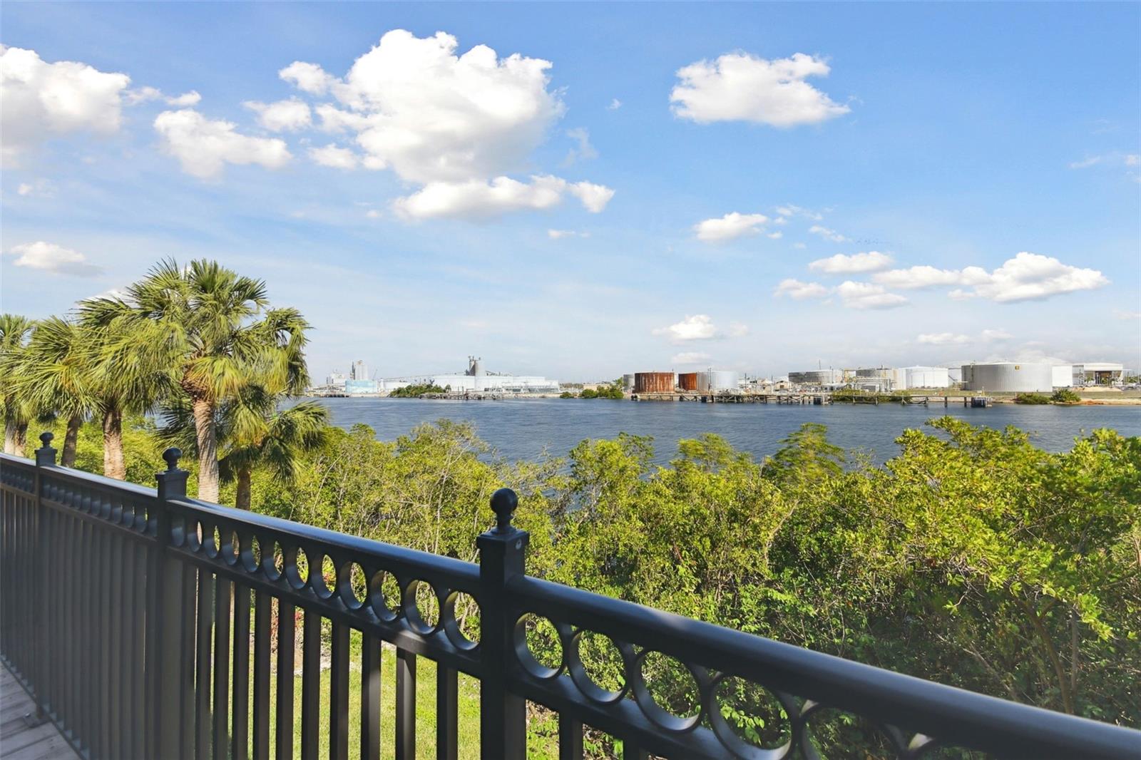 Image 17 of 45 For 1464 Harbour Walk Road