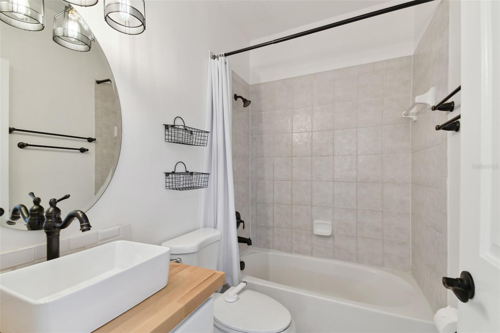 Image 29 of 45 For 1464 Harbour Walk Road