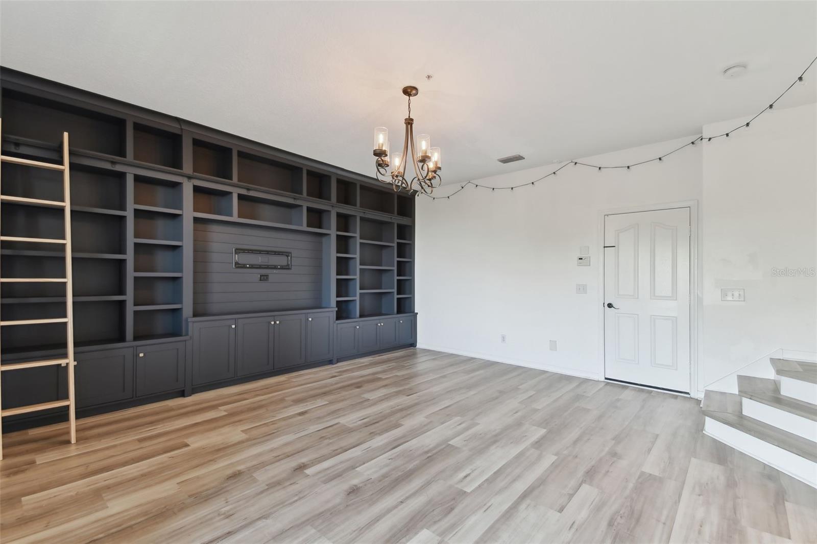 Image 34 of 45 For 1464 Harbour Walk Road