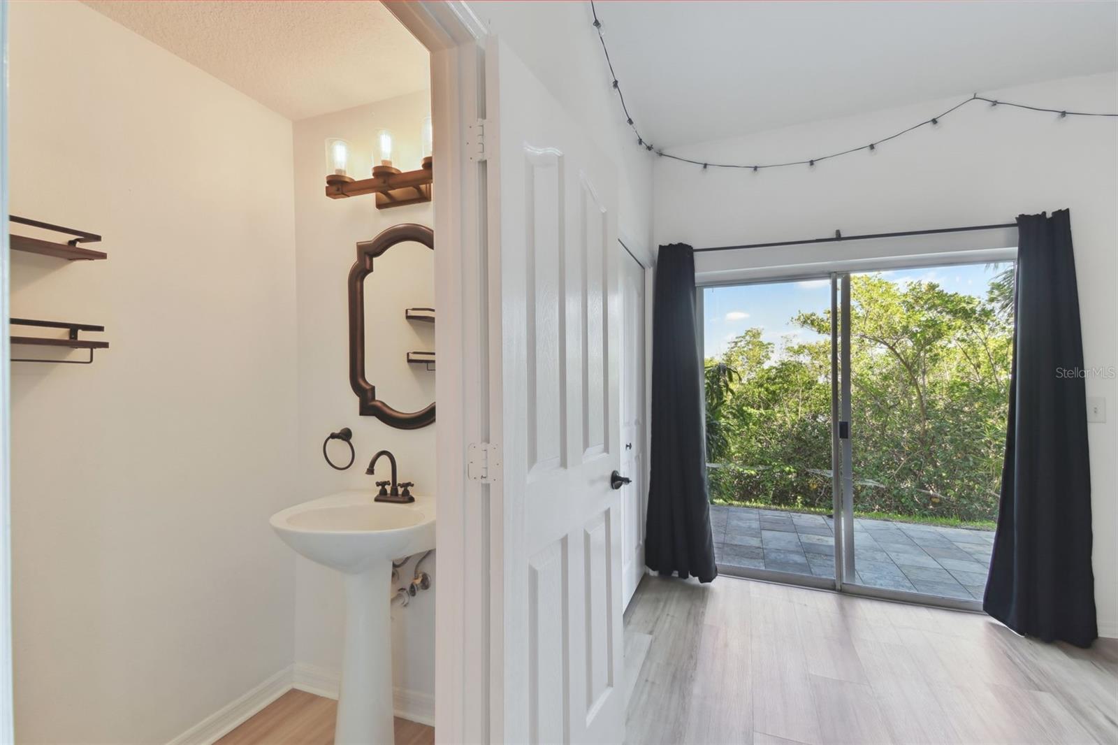 Image 35 of 45 For 1464 Harbour Walk Road