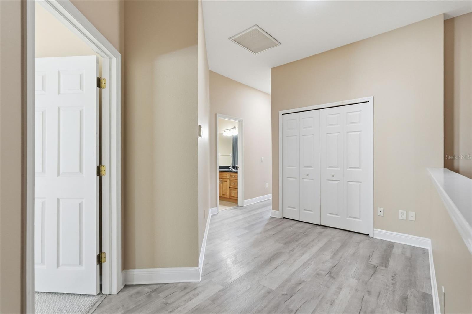 Image 26 of 52 For 9718 Taylor Rose Lane