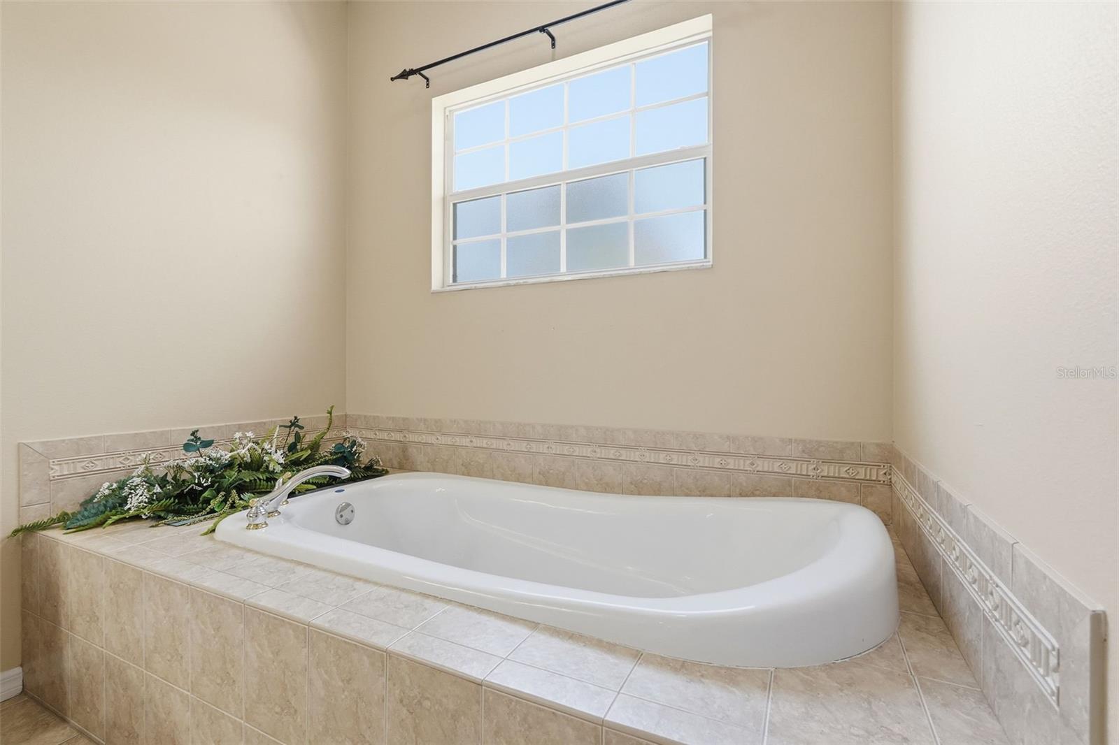 Image 36 of 52 For 9718 Taylor Rose Lane