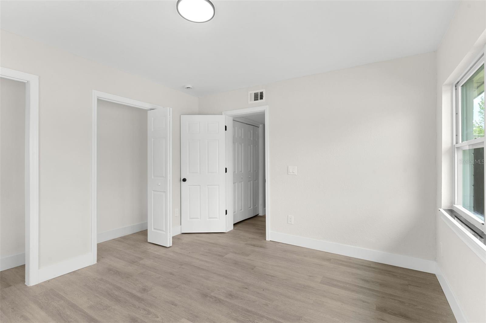 Image 14 of 17 For 837 Edgewood Drive