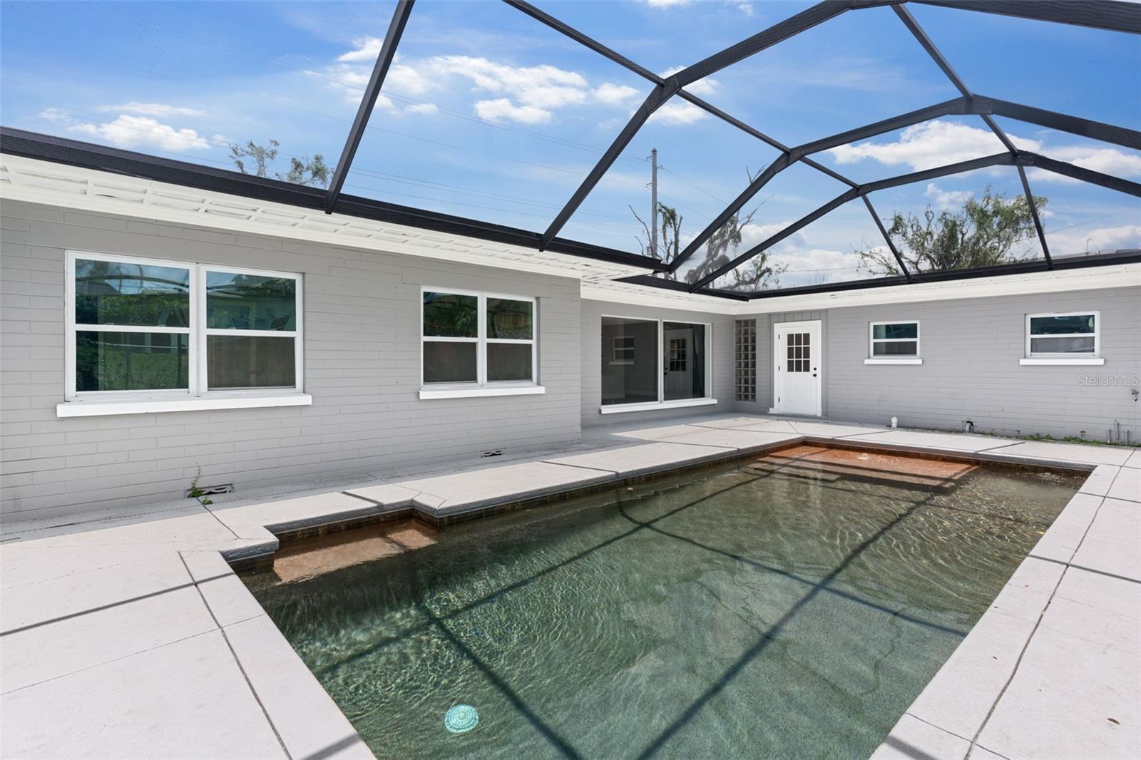 Image 4 of 17 For 837 Edgewood Drive