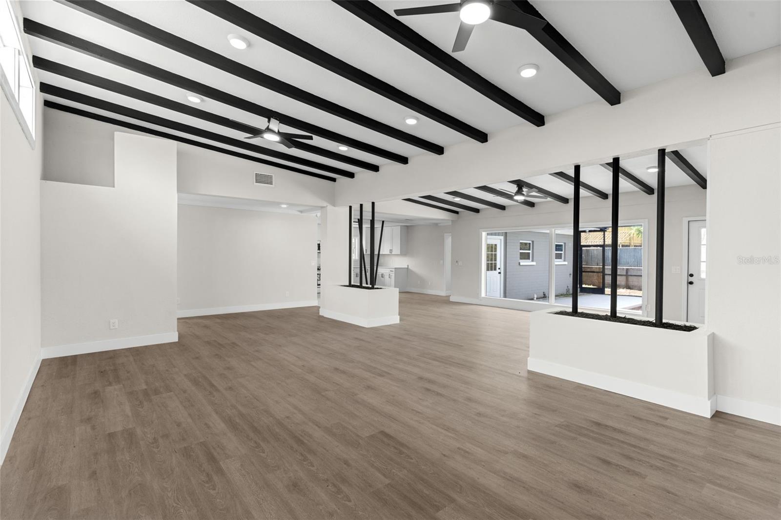 Image 8 of 17 For 837 Edgewood Drive