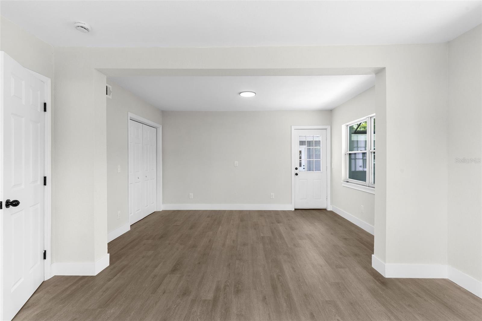 Image 9 of 17 For 837 Edgewood Drive