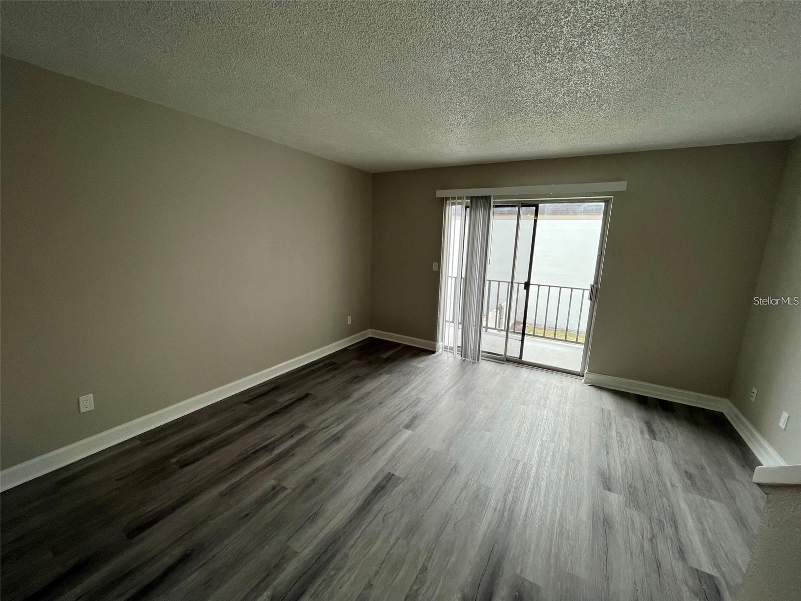 Image 6 of 25 For 705 Russell Lane 212