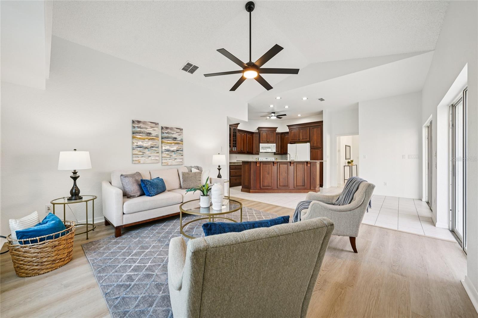 Listing photo id 8 for 10531 36th Street N