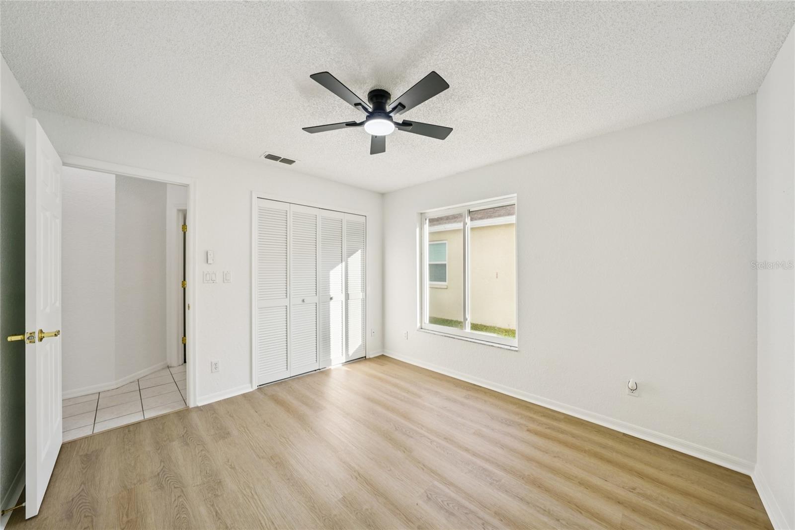 Listing photo id 13 for 10531 36th Street N