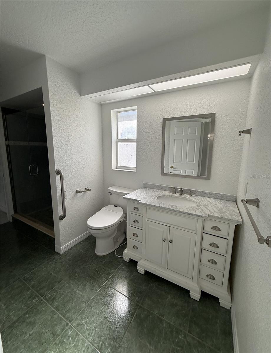 Listing photo id 16 for 10531 36th Street N